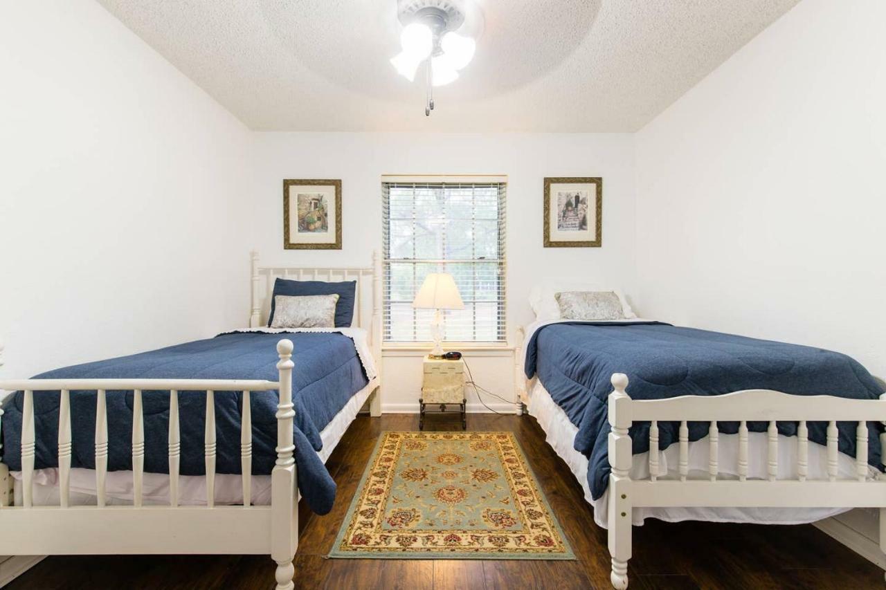 Oasis Near Dfw Airport With Mediterranean Setting Irving Exterior foto
