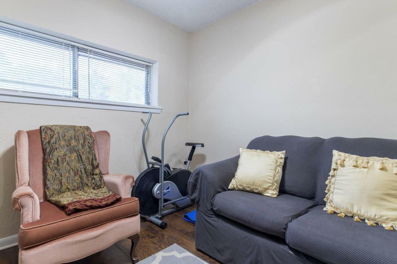 Oasis Near Dfw Airport With Mediterranean Setting Irving Exterior foto